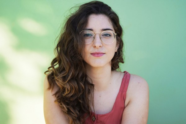 La cantantautora valenciana Ana Zomeño deixa caure la seua 'Tormenta de final de verano'