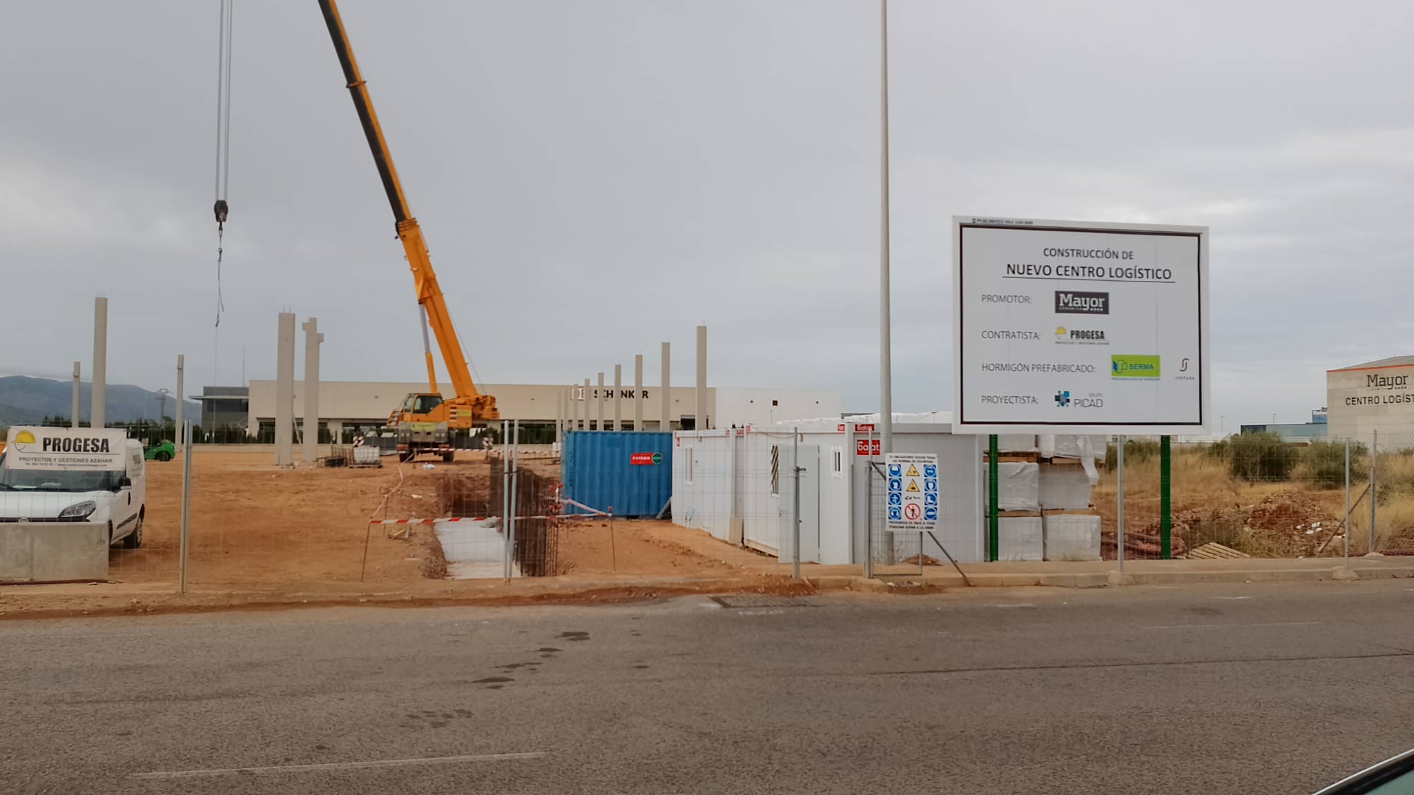La alicantina Cerámicas Mayor alza un gran centro logístico junto a sus instalaciones de Almassora 