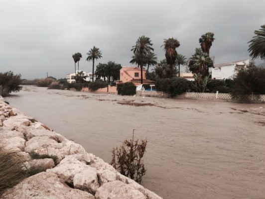 Ordenan la evacuación de las viviendas junto a los ríos Gorgos y Girona