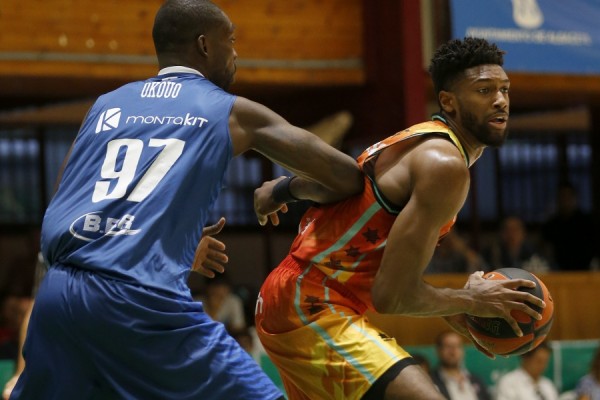 El Valencia Basket se presenta en La Fonteta con un duelo ante Obradoiro