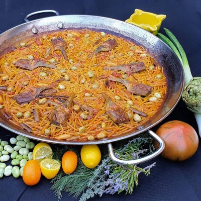 Un delicioso recorrido a través de más de un centenar de recetas de fideuás