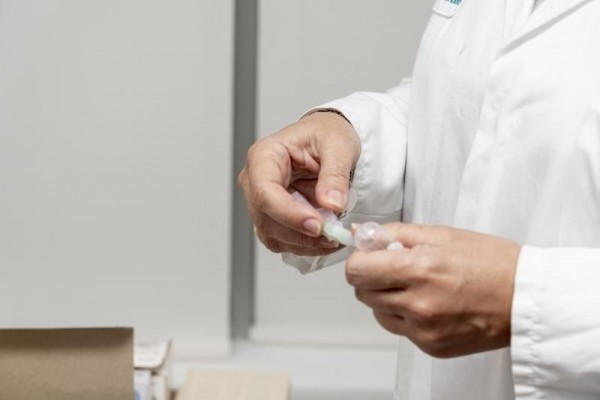 La UE autoriza a AstraZeneca su combinación de anticuerpos de acción prolongada Evusheld para el tratamiento de la covid
