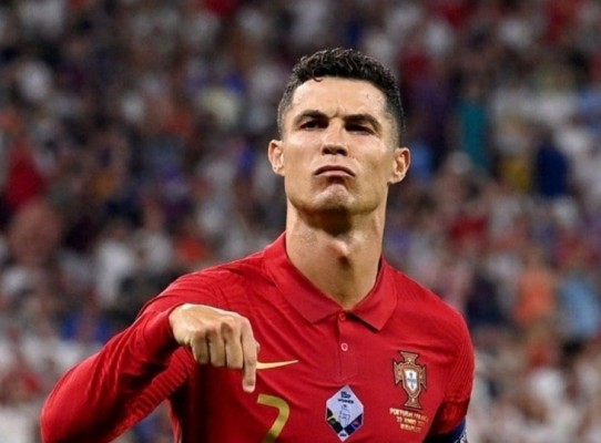 Cristiano Ronaldo, premiado y dispuesto a jugar el Mundial'22 y la Euro'24