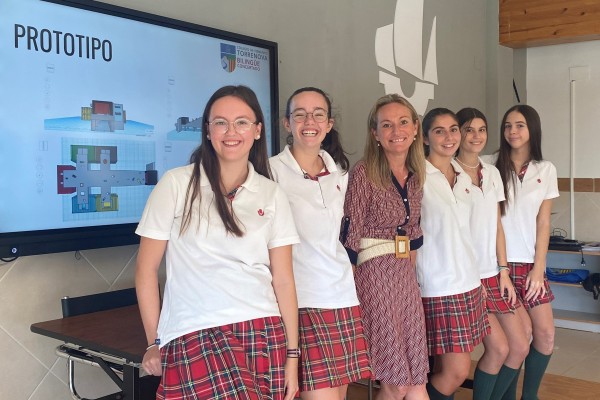 Cinco alumnas de Betxí ganan un concurso que busca fomentar las vocaciones científicas entre las niñas