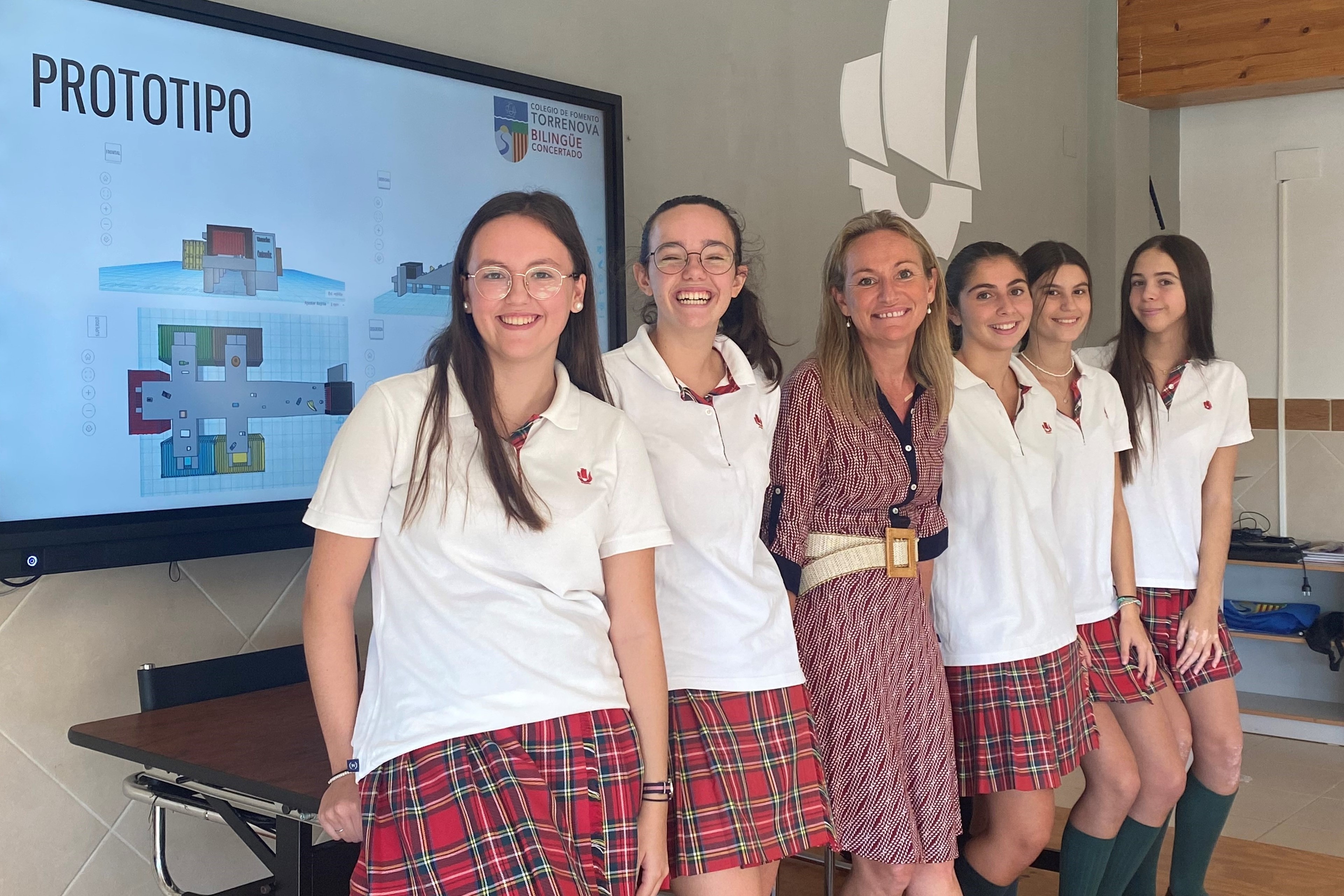 Cinco alumnas de Betxí ganan un concurso que busca fomentar las vocaciones científicas entre las niñas