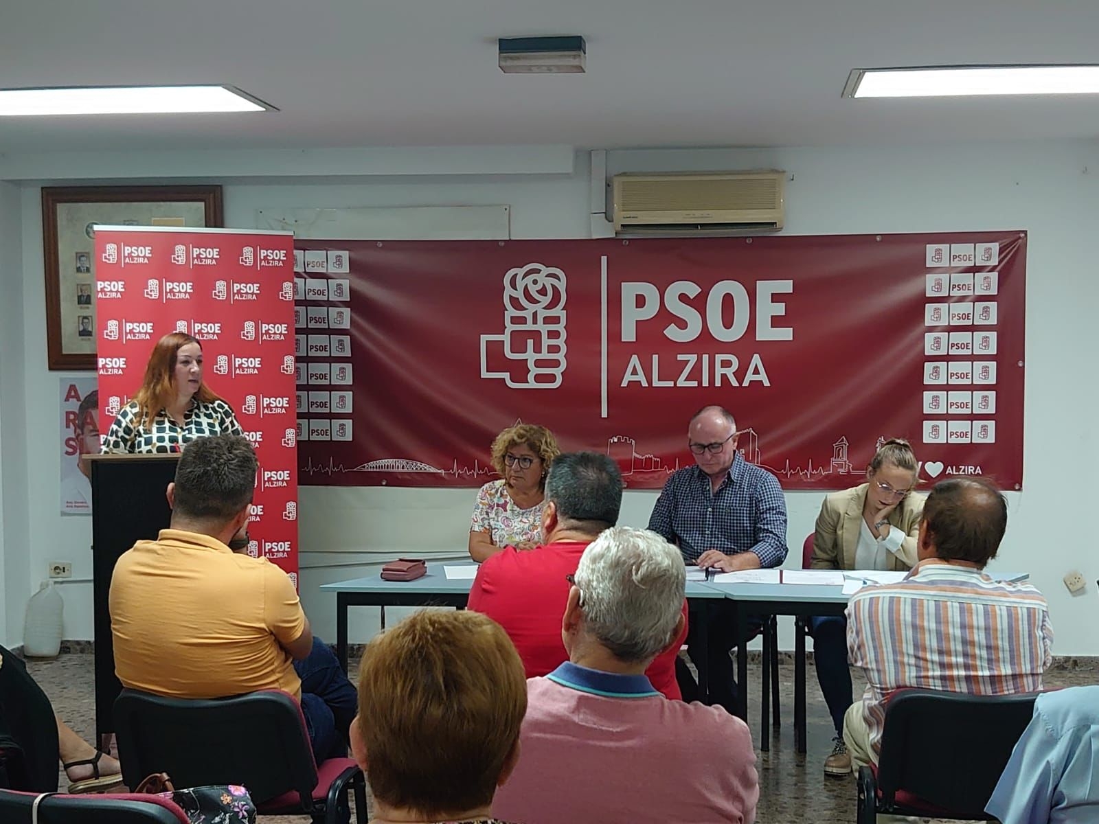 Los dos días frenéticos de Gemma Alós: secretaria general del PSPV en Alzira y candidata a la alcaldía 