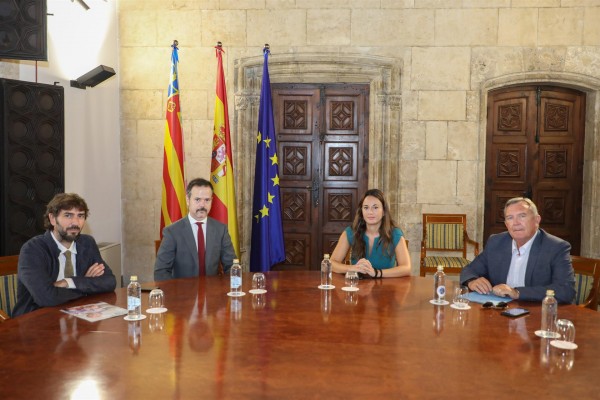 La Generalitat, el Consulado de Ucrania y Farmamundi coordinan el envío de medicamentos