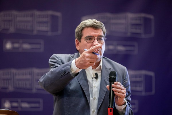 Escrivá aboga por centralizar impuestos para evitar el 