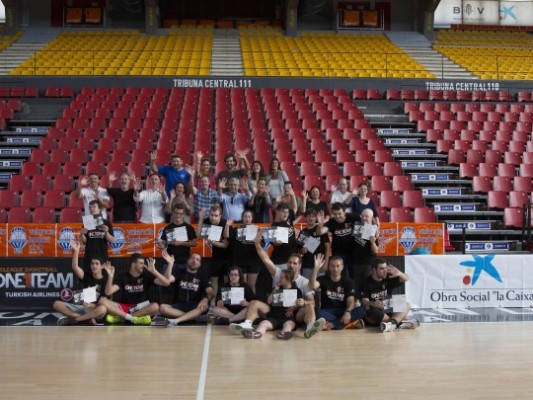 Valencia Basket arranca su 4º proyecto de “One Team” junto a la Asociación Periferia Fuente de San Luis