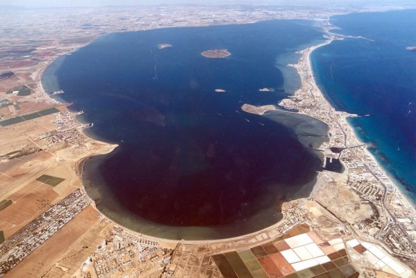 La CHS recibe 2.772 expedientes para adecuarse a las normas de protección del Mar Menor 