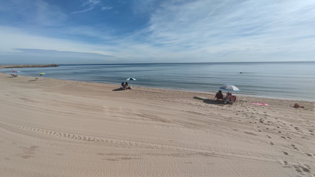 Prohibido el baño en las playas de El Perelló, les Palmeres y Motilla por contaminación fecal en el agua