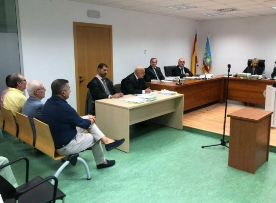 Los contratos del 'caso Isjoma' de Alicante: los acusados apuntan a un fallecido y piden la nulidad