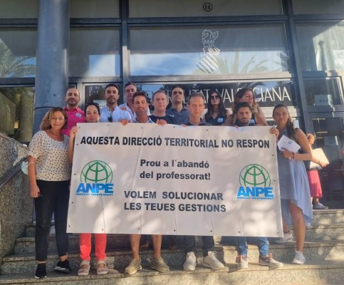 ANPE se concentra en la Dirección Territorial de Valencia para denunciar su 
