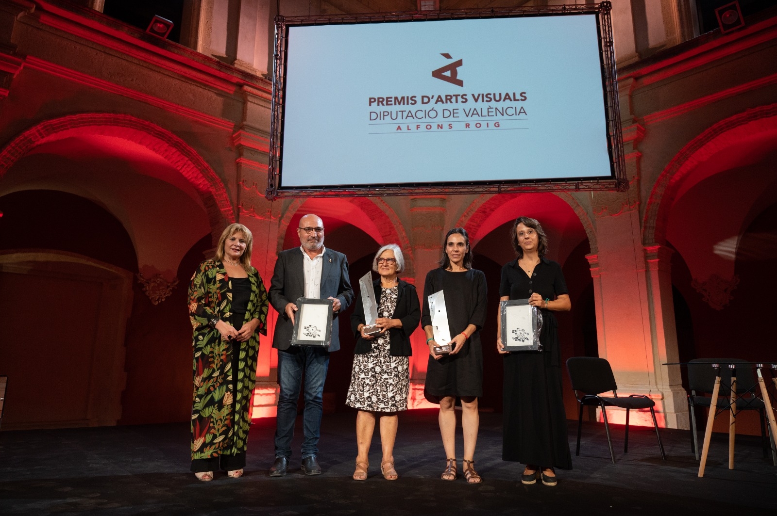 Teresa Lanceta, Patricia Gómez y Mª Jesús González reciben el Premio Alfons Roig