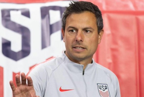 El técnico valenciano Estévez, al 