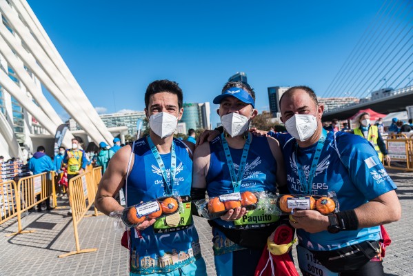 Anecoop repartirá kaki Persimon a todos los finishers del Maratón y Medio Maratón Valencia