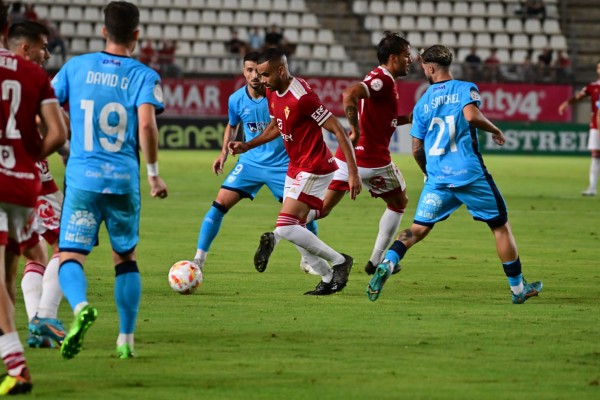 El Murcia acabará la jornada en promoción pese a no ganar ni marcar aún en casa 