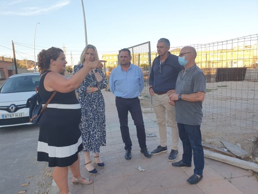Cs se suma a la lucha de los padres del colegio de La Unión sin aulas para más de un centenar de alumnos 