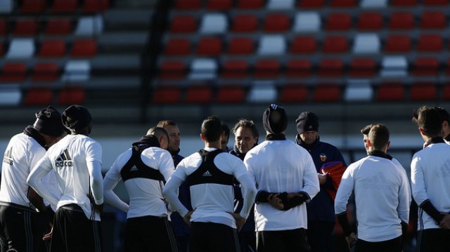 Parejo y Siqueira se quedan fuera de la lista convocados ante el Leganés