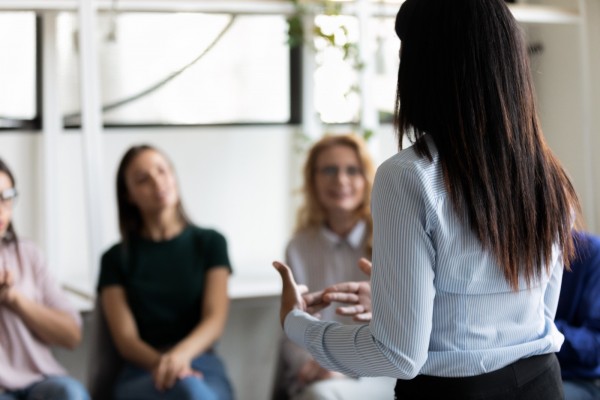 La Región quiere mujeres que manden en las empresas: iniciativa del INFO para fomentar el liderazgo femenino