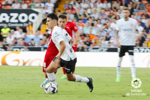 Almeida, satisfecho por su partido completo y su gol
