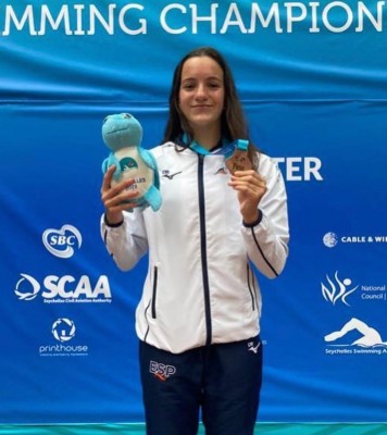 La valenciana Noa Martín, bronce en los Mundiales Junior de Aguas Abiertas