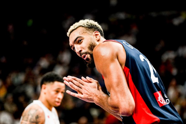 Francia aplasta a Polonia y ya espera finalista europeo