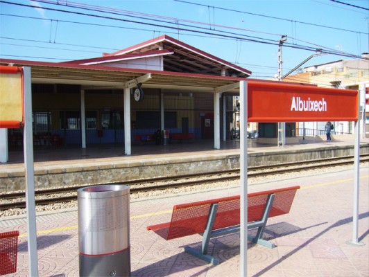 Renfe inicia las obras de mejora de la accesibilidad en el paso inferior de la estación de Albuixech
