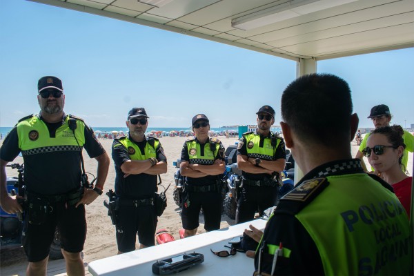 La Policía de Playas de Sagunt incrementa más de un 20% los servicios realizados este verano