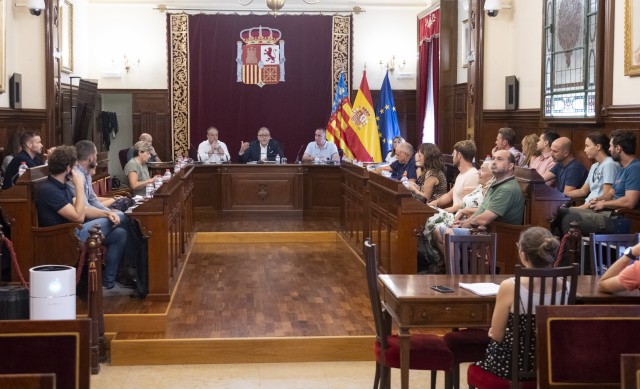 Martí plantea a los sindicatos de la Diputación el reglamento que garantiza la carrera profesional