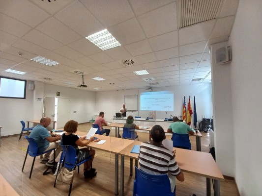 Generalitat e ITE trabajan en la especialización de docentes en el entorno de las baterías