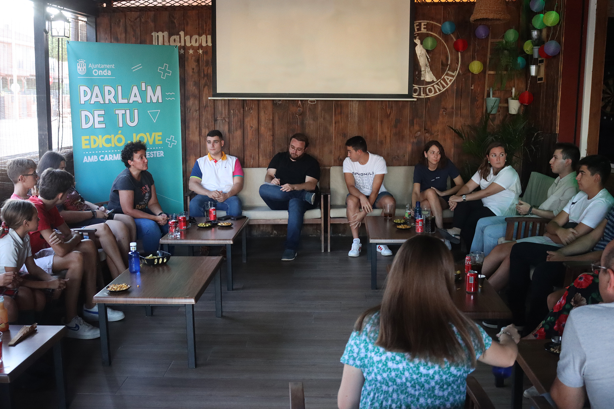 Ballester se reúne con jóvenes de Onda para atender sus peticiones de mejora para el municipio