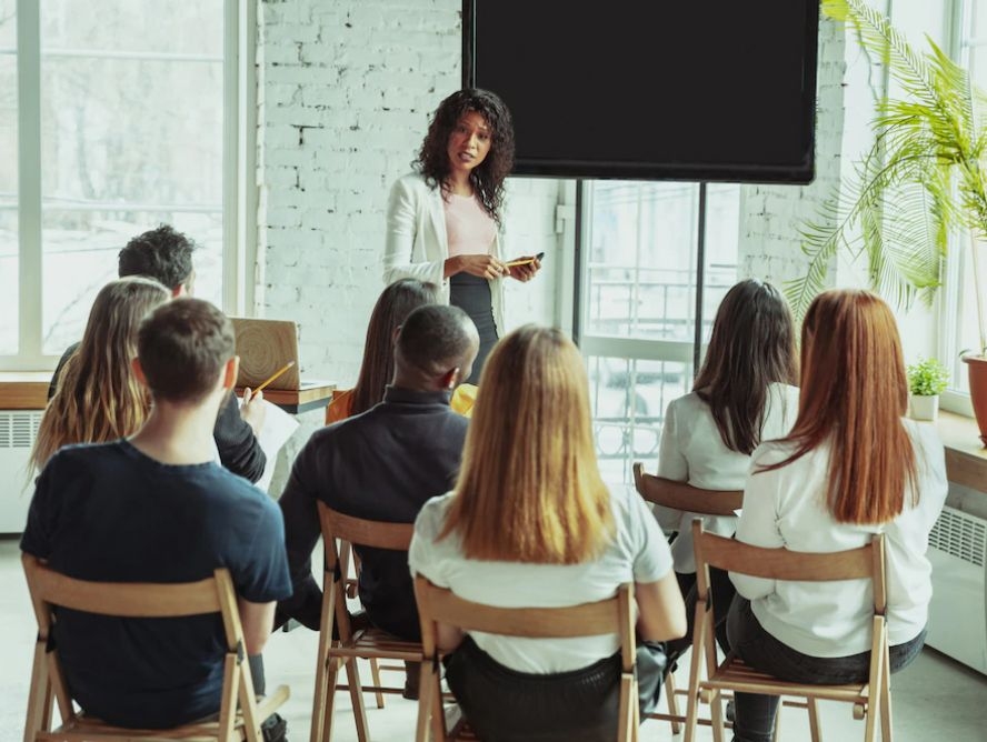 La financiación de los estudios, la digitalización de la enseñanza y el futuro trabajo, lo que más preocupa a los estudiantes universitarios y de grado superior
