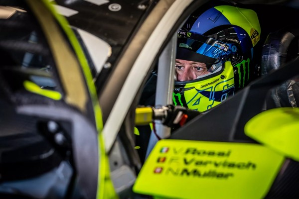 Rossi ya está en el Circuit para correr en la GT World Challenge Europe

