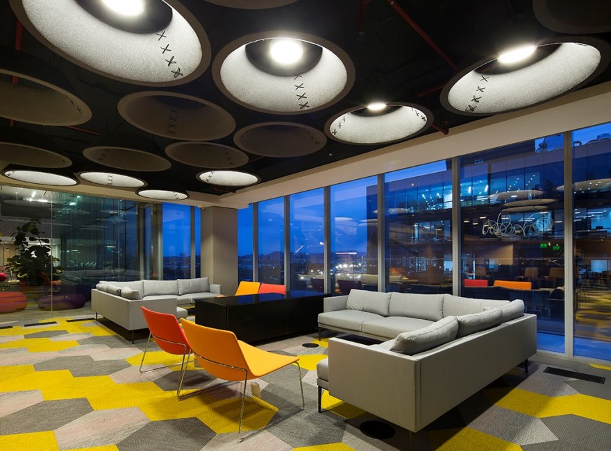Oficinas de Global Bank en Panamá, iluminadas por BPM Lighting de Dénia.   - 