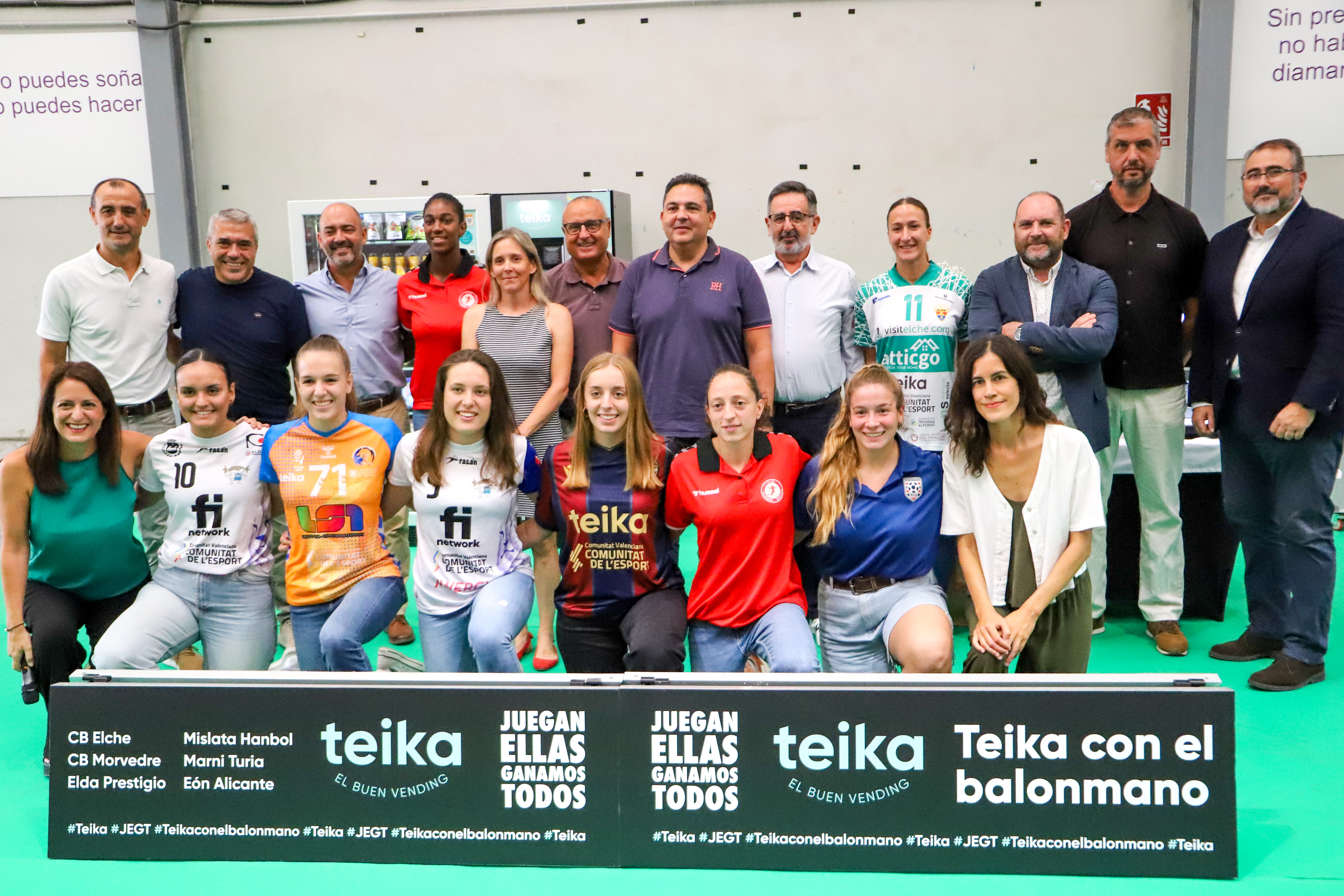 Teika apuesta por el balonmano femenino valenciano 
