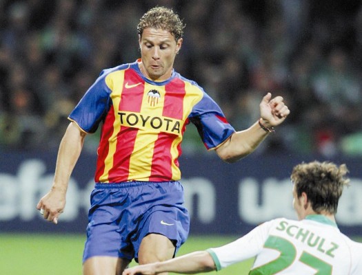 El bar familiar, ascenso en Tenerife, dos Ligas en Valencia y la transición a los banquillos: la historia de Curro Torres