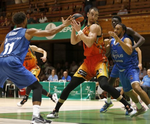 Valencia Basket conquista el ‘Ciudad de Albacete’ ante el Fuenlabrada
