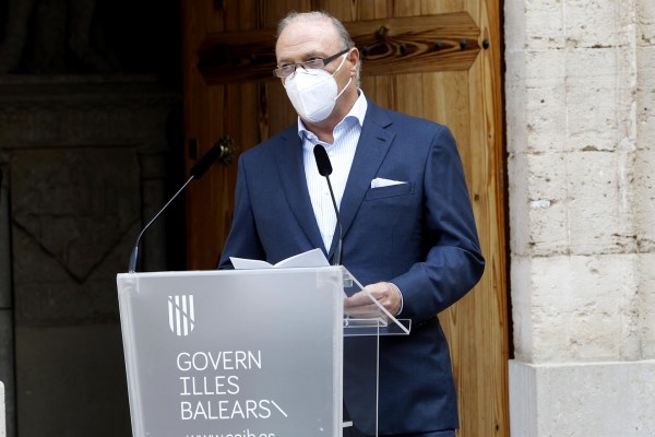 El presidente del Mallorca dice que la sanción a Sarver por racista no afectará a su compromiso con el club