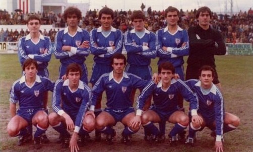 Formación del Bilbao Athletic en un partido de la temporada 1983/84. Foto: CIHEFE - 