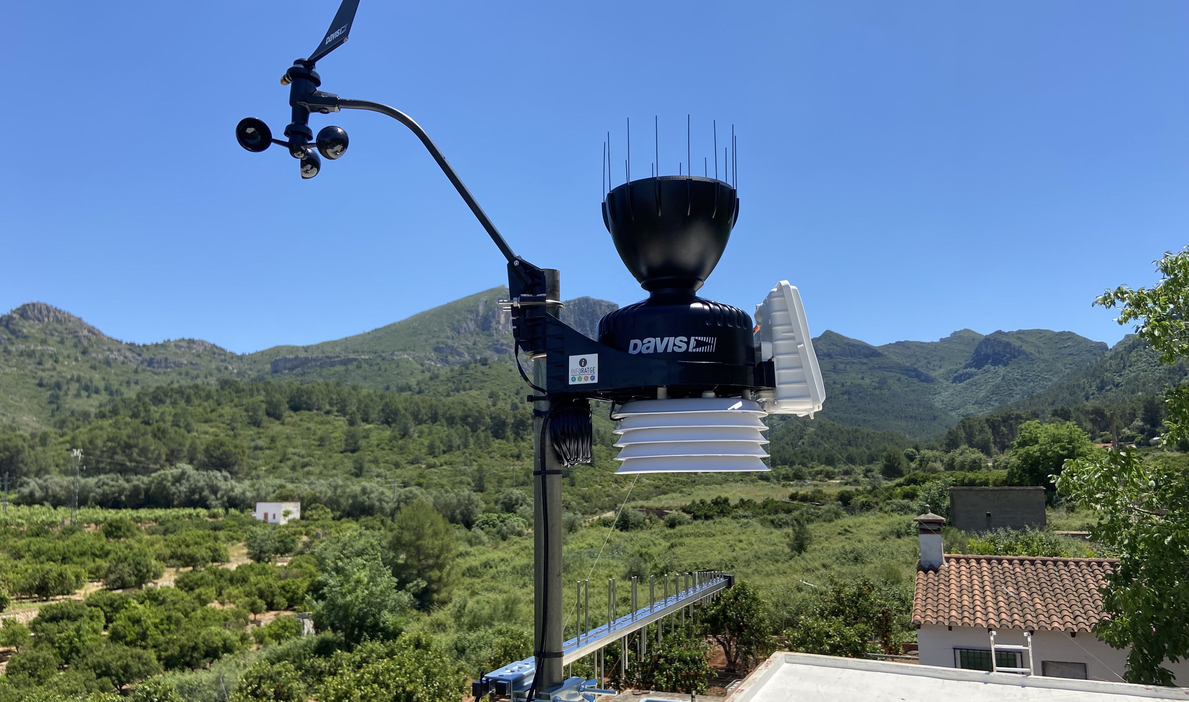 Alzira presenta una red de cinco estaciones meteorológicas para prevenir riesgos