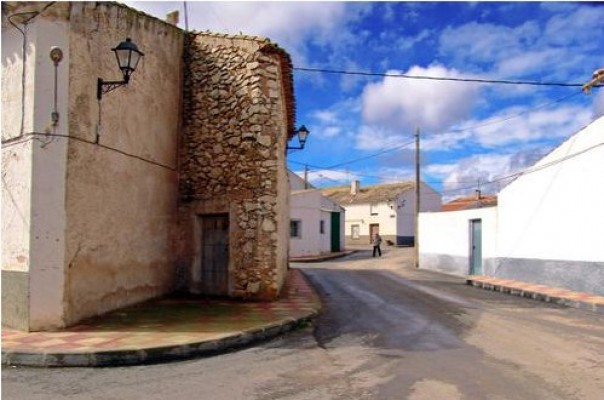 Caravaca invierte 36.000 euros en la renovación de la plaza de El Moralejo
