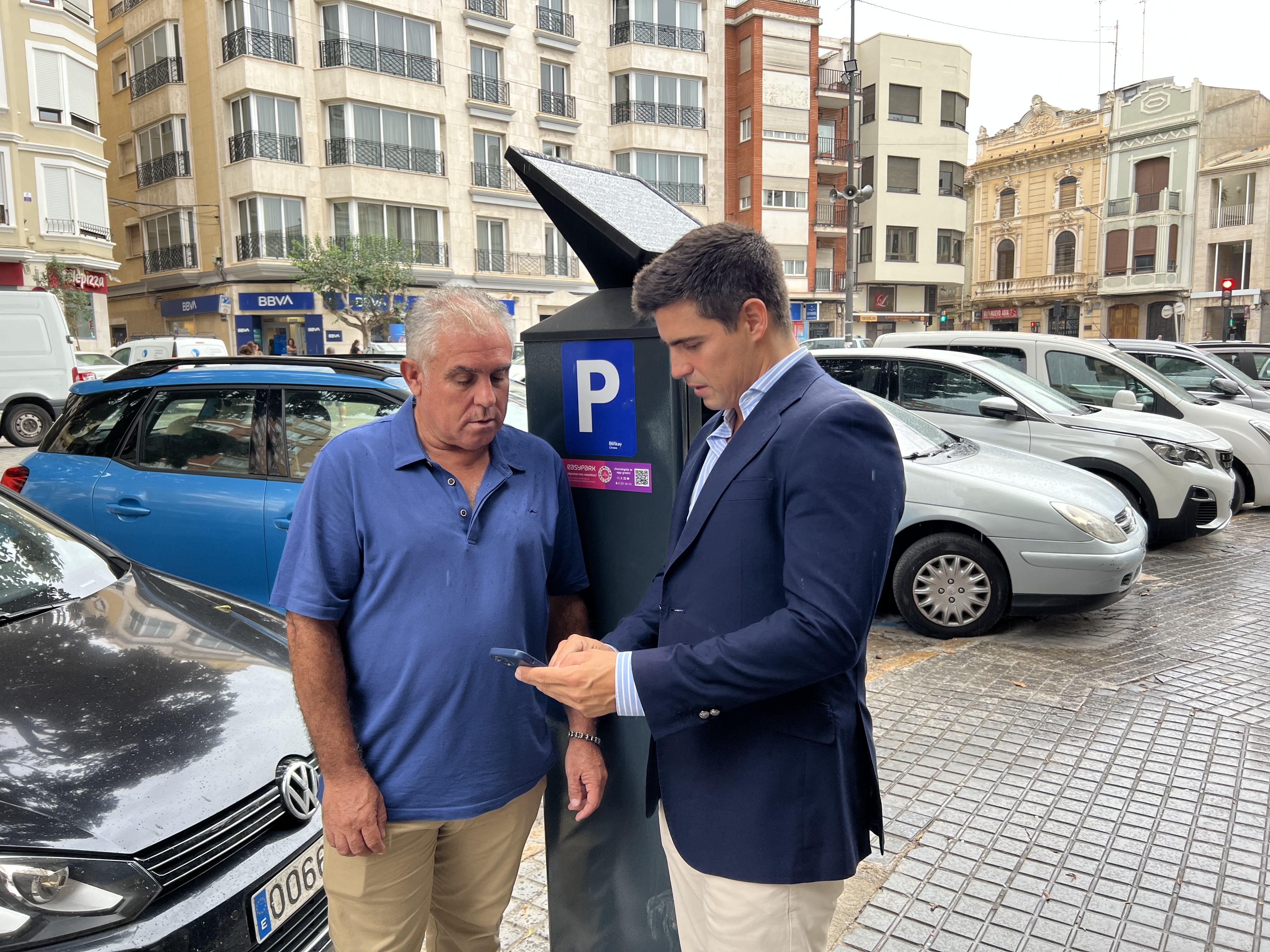 Burriana implanta una app para poder pagar con el móvil el aparcamiento regulado