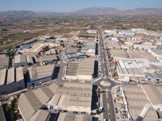 Los polígonos de San Vicente se benefician de las mejoras subvencionadas con 800.000 € por el Ivace