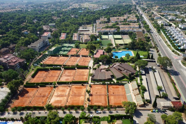 El Español, el club escogido por la Rafa Nadal Academy para patrocinar su primer torneo