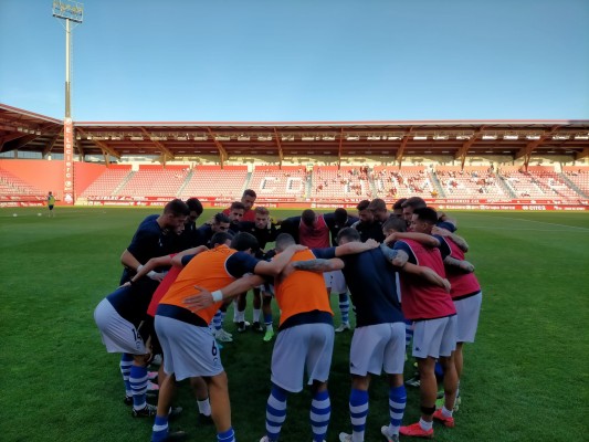 Los goles de Raúl Alcaina y la fortaleza en defensa dan liderato al Alcoyano
