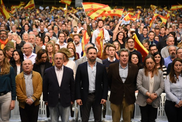 Vox se asoma al mercado de fichajes a la búsqueda de cabezas de lista