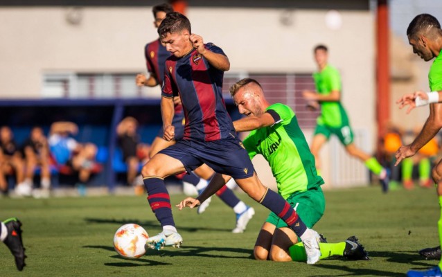 El Atlético Levante empieza mal en casa
