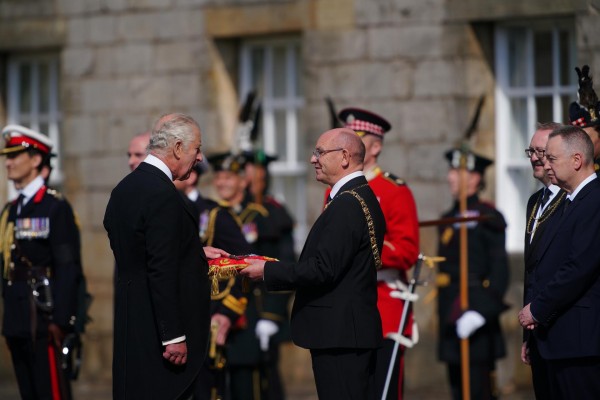 Carlos III recibe las llaves de Edimburgo