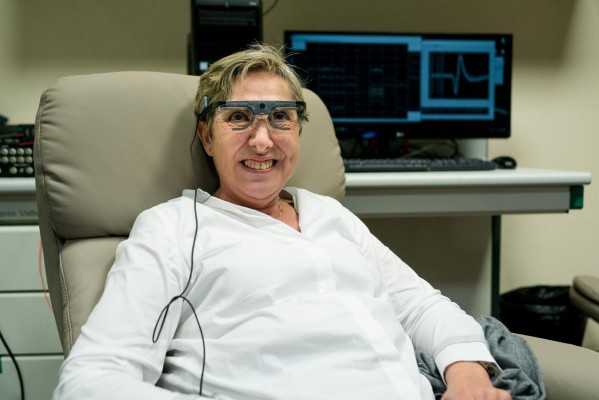 Un doctor de la UPCT participa en un implante cerebral que logra una visión artificial para personas ciegas
